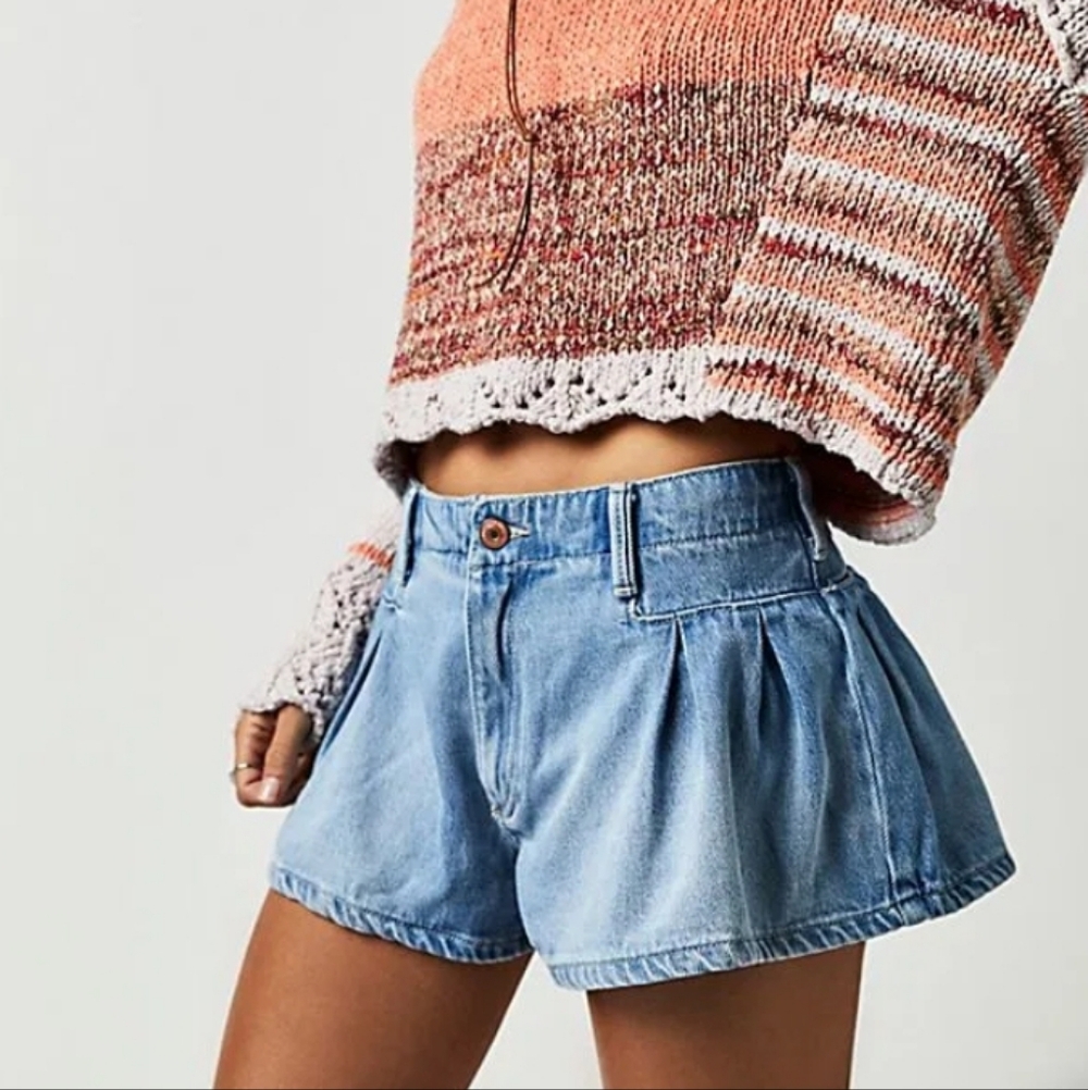 Free People We The Free Bell Low Rise Pleated Shorts